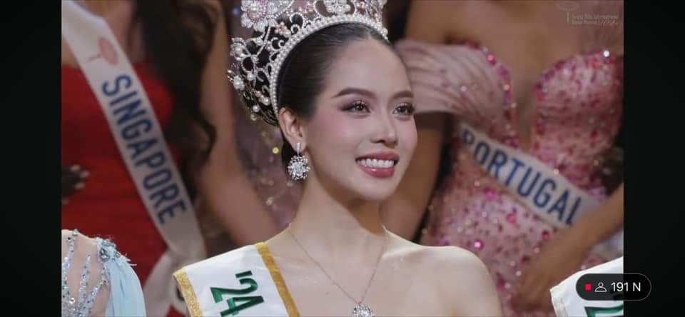 Hoa hậu Thanh Thủy đăng quang Miss International