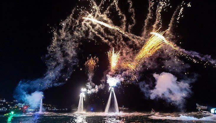 Lần đầu tiên xuất hiện tại cuộc thi sắc đẹp: Trình diễn Flyboard kết hợp pháo hoa mãn nhãn tại Hoa hậu Doanh nhân Du lịch Thế giới 2025