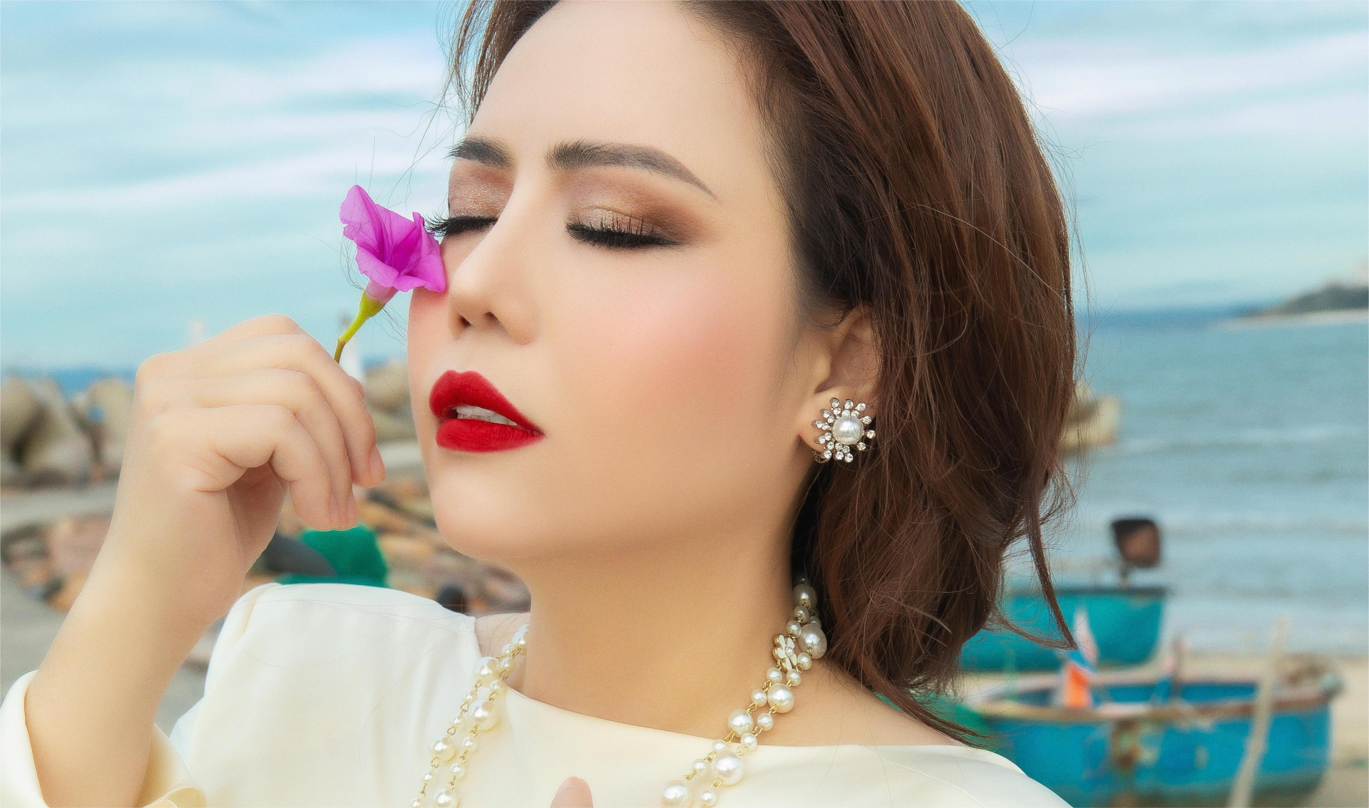 “Siêu nhân mang tên mẹ” – Câu chuyện đời thường xúc động của Hoa hậu Nguyễn Thụy Lê Thùy