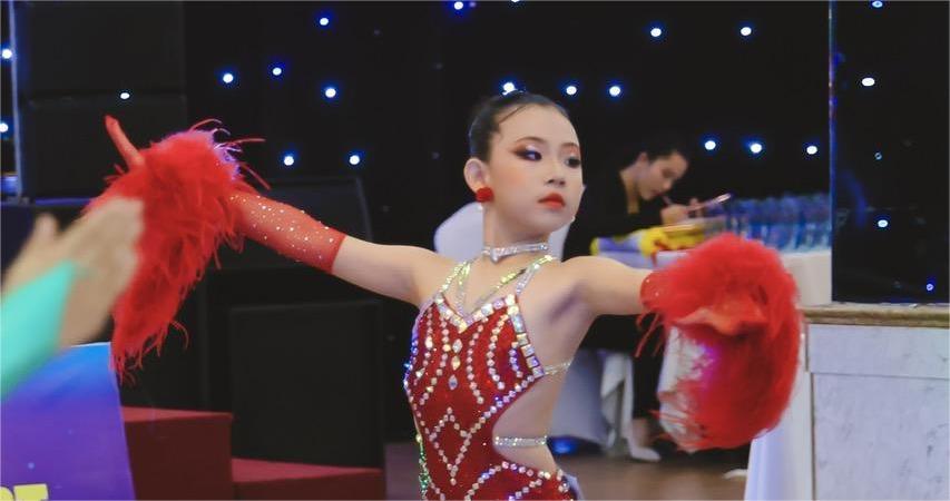 VẬN ĐỘNG VIÊN LAI GIA LINH – CHỦ NHÀ ẤN TƯỢNG TẠI GIẢI KHIÊU VŨ THỂ THAO VÀ NGHỆ THUẬT CÚP THIÊN NAM MỞ RỘNG LẦN 1 – 2025