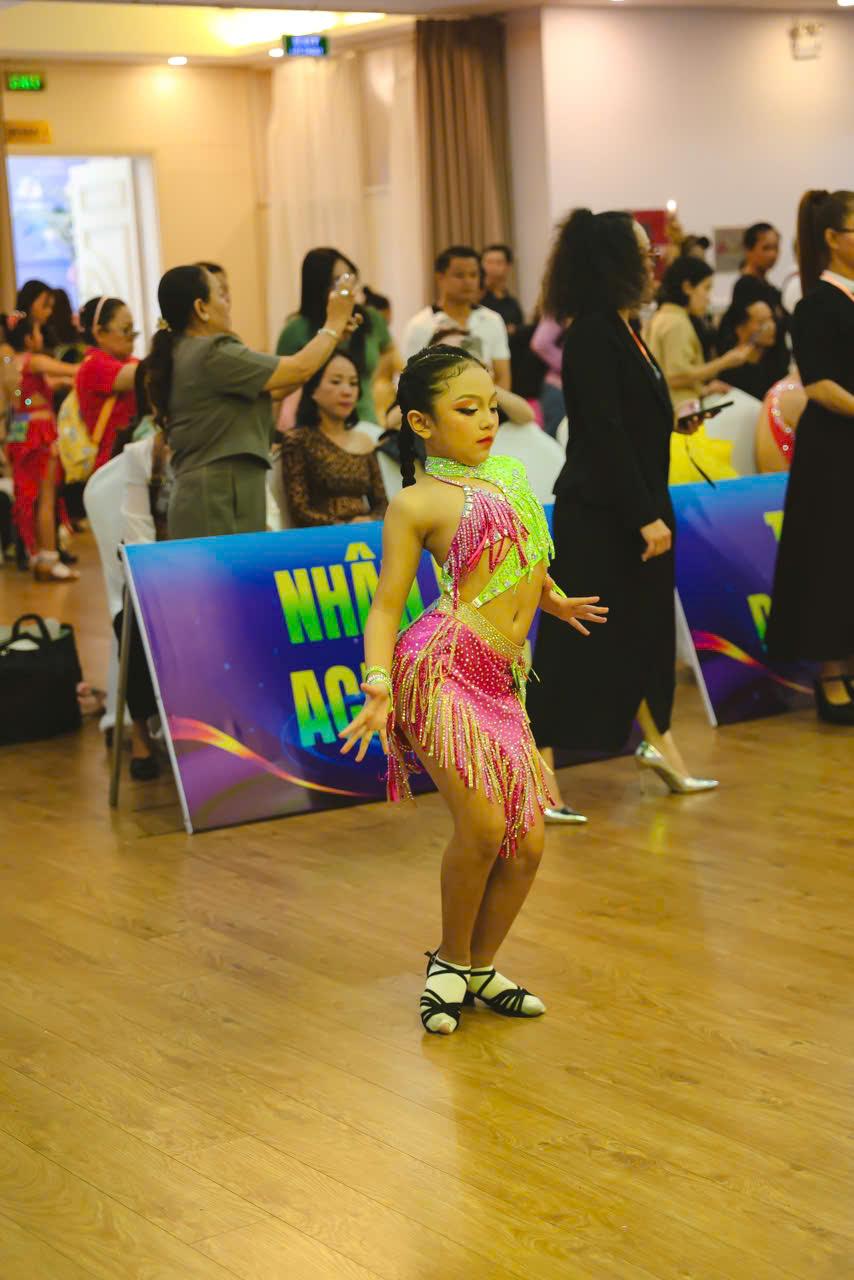 VẬN ĐỘNG VIÊN DANCESPORT PHẠM KHÁNH VÂN – TỎA SÁNG TRÊN SÂN NHÀ VỚI 12 HCV TẠI GIẢI CÚP THIÊN NAM MỞ RỘNG LẦN 1 - 2025