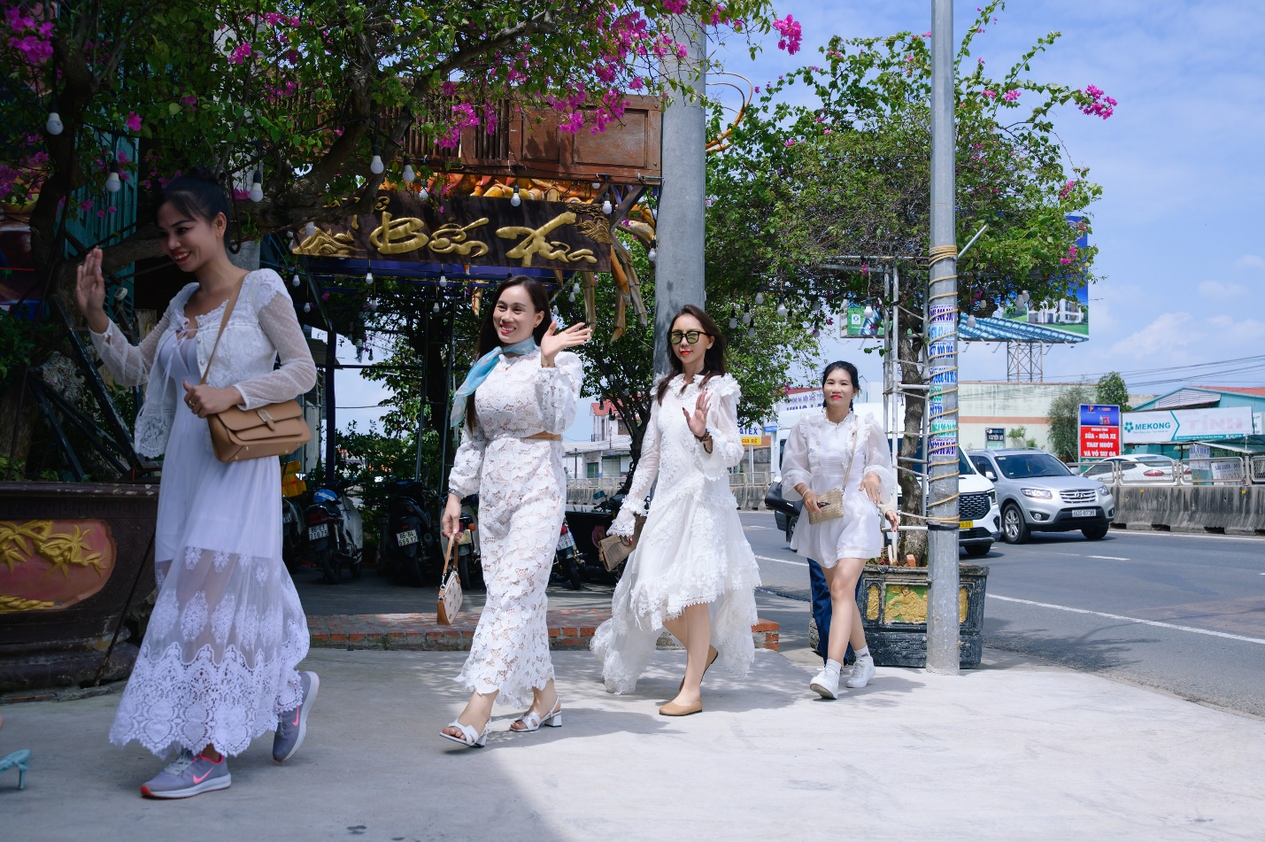 ĐÓN ĐOÀN THÍ SINH HOA HẬU DOANH NHÂN HÒA BÌNH VIỆT NAM 2025 – CHÍNH THỨC KHỞI ĐỘNG HÀNH TRÌNH CHINH PHỤC VƯƠNG MIỆN TẠI PHAN THIẾT, LÂM ĐỒNG