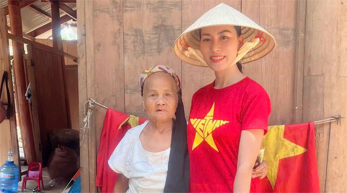 Nghệ An, Điện Biên, Sơn La: Hoa hậu Nguyễn Ngọc Hiếu: 'ngọn đèn tử tế' hướng về bà con miền lũ