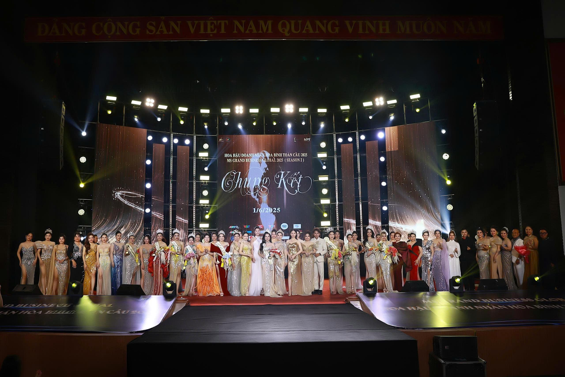 Ma Thị Thanh Huyền đăng quang Hoa hậu Doanh nhân Hoà bình toàn cầu 2025