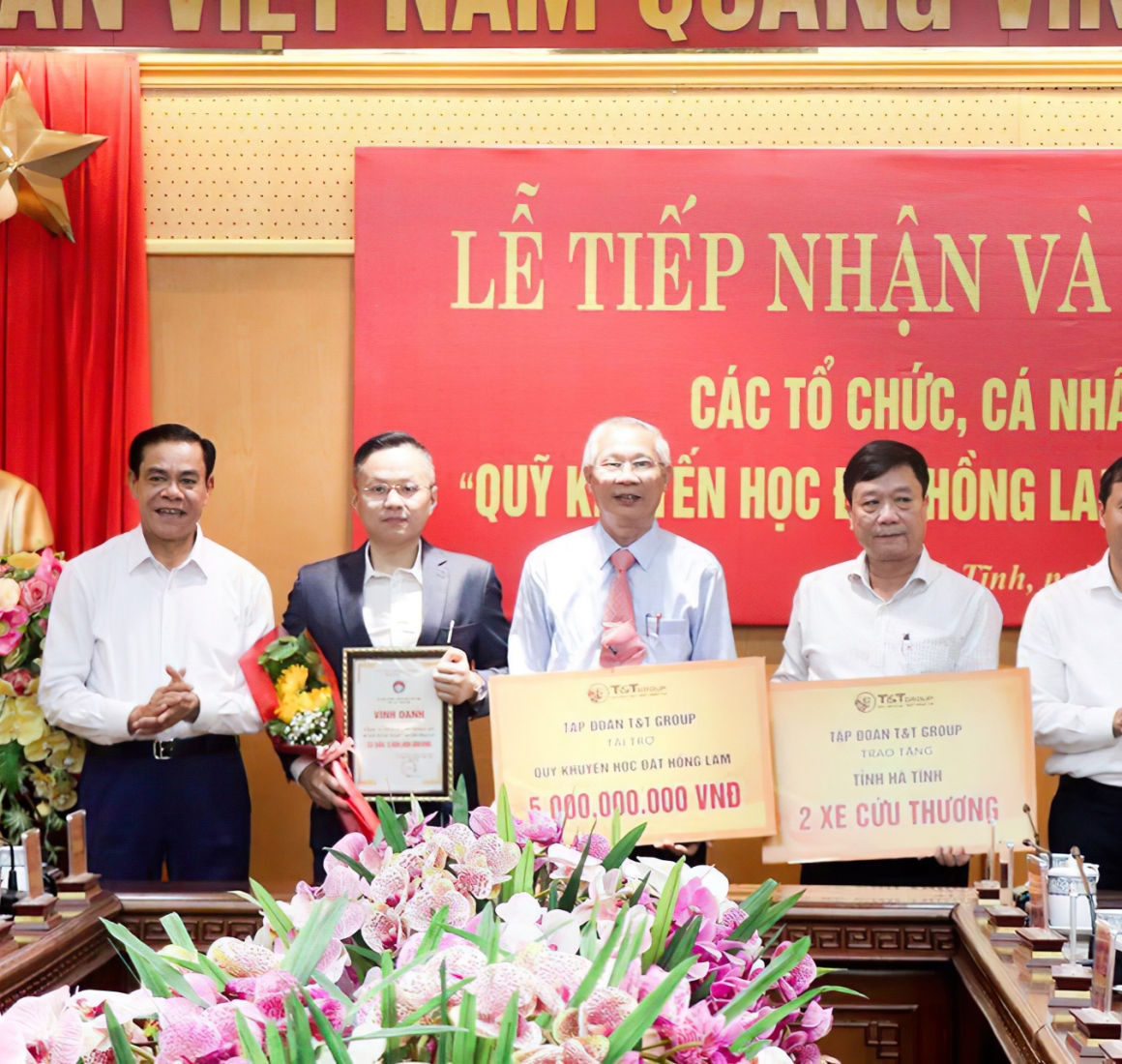 T&T Group hỗ trợ 5 tỷ đồng mở cánh cửa cho học sinh nghèo  Hà Tĩnh vào đại học
