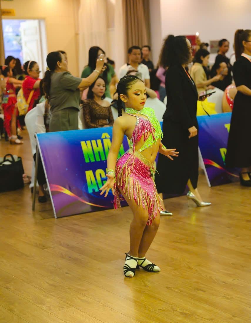 VẬN ĐỘNG VIÊN DANCESPORT PHẠM KHÁNH VÂN – TỎA SÁNG TRÊN SÂN NHÀ VỚI 12 HCV TẠI GIẢI CÚP THIÊN NAM MỞ RỘNG LẦN 1 - 2025