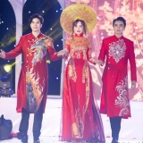 Á Hậu Ánh Quyên cùng Nam vương điện ảnh Minh Thiên hội ngộ trên sàn diễn White 2 Fashion Runway