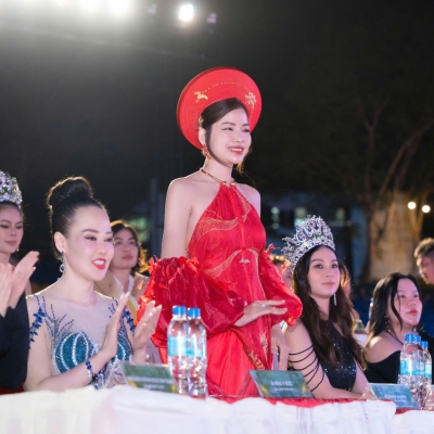 Huấn luyện viên catwalk tại Hoa hậu Doanh nhân Hoàn vũ Việt Nam 2025 - Người đẹp An Nhiên