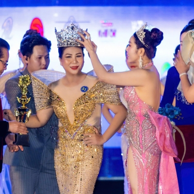 Nữ doanh nhân đến từ Ninh Thuận Võ Thị Chung đăng quang Hoa hậu Đại sứ Sắc đẹp Doanh nhân Việt Nam 2025