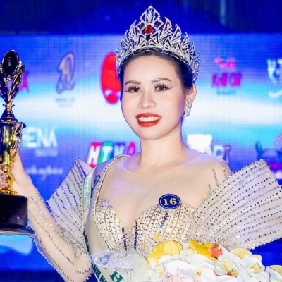 Nữ doanh nhân Nguyễn Thị Đức đăng quang Á hậu 3 và giành danh hiệu 'Người đẹp nhân ái' tại Hoa hậu Doanh nhân Sắc đẹp Việt Nam 2025