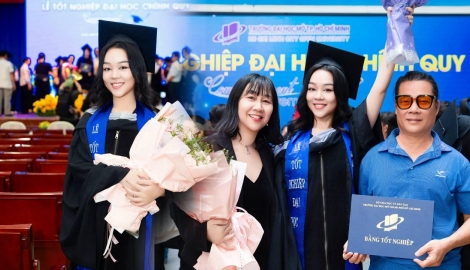 Á hậu Vân Anh hạnh phúc bên ba mẹ ngày tốt nghiệp Đại học