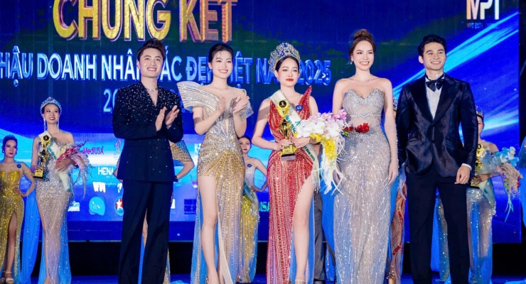 Nữ doanh nhân Đỗ Thị Ngọc Diễm ứng xử thuyết phục - Đăng quang Á hậu 1 Hoa hậu Doanh nhân Sắc đẹp Việt Nam 2025 