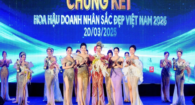 Trần Ngọc Bích đăng quang Á hậu 2 Hoa hậu Doanh nhân Sắc đẹp Việt Nam 2025 – Giây phút vinh quang tỏa sáng tại Bikini Beach