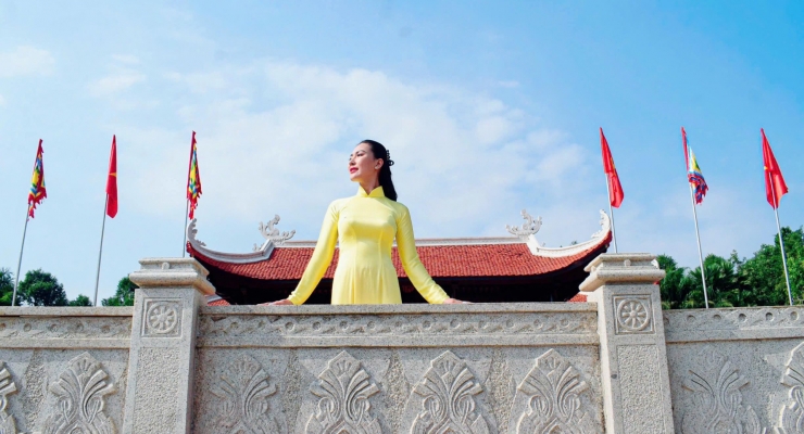 Kỷ niệm 50 năm Giải phóng Miền Nam, thống nhất đất nước: Hoa hậu Nguyễn Ngọc Hiếu cùng giới giáo dục tri ân liệt sĩ tại Đồng Nai