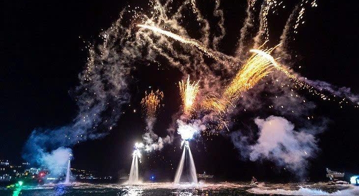 Lần đầu tiên xuất hiện tại cuộc thi sắc đẹp: Trình diễn Flyboard kết hợp pháo hoa mãn nhãn tại Hoa hậu Doanh nhân Du lịch Thế giới 2025
