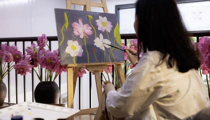 Cùng chiêm ngưỡng phiên bản của bức tranh sen “Liên hoa tịnh cảnh” tại Lotus Art Gallery